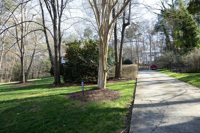 Building Photo - Beautifully renovated large home in CHCCS school district! Available mid-June!
