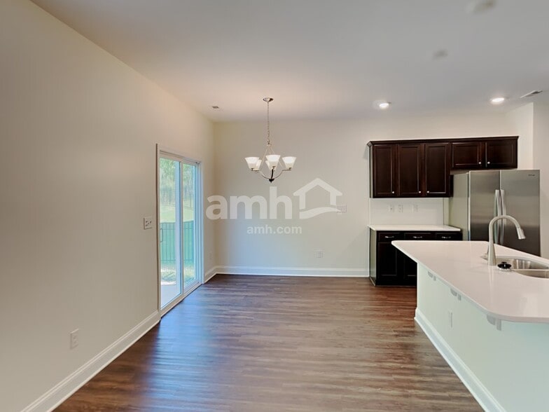 Building Photo - 6192 W Calle Lingo