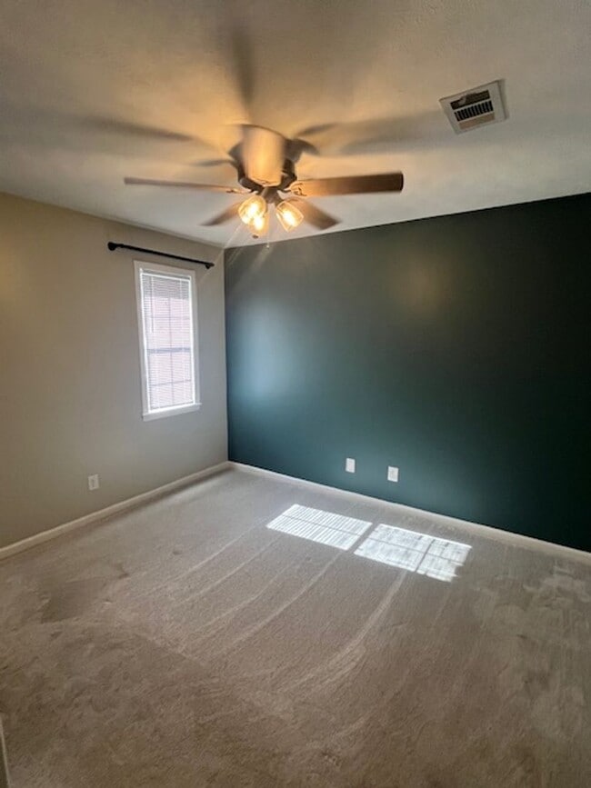 Building Photo - Renovated 3 Bedroom 2 Bath Home for Rent!