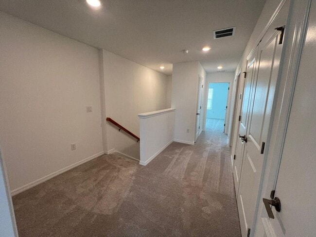 Building Photo - 2541 Penguin Blvd