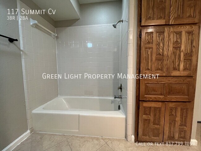Building Photo - 117 Summit Cove