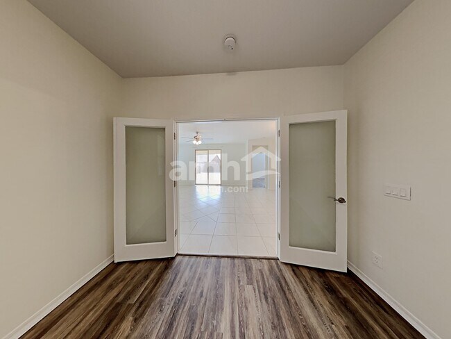 Building Photo - 16815 W Portland St