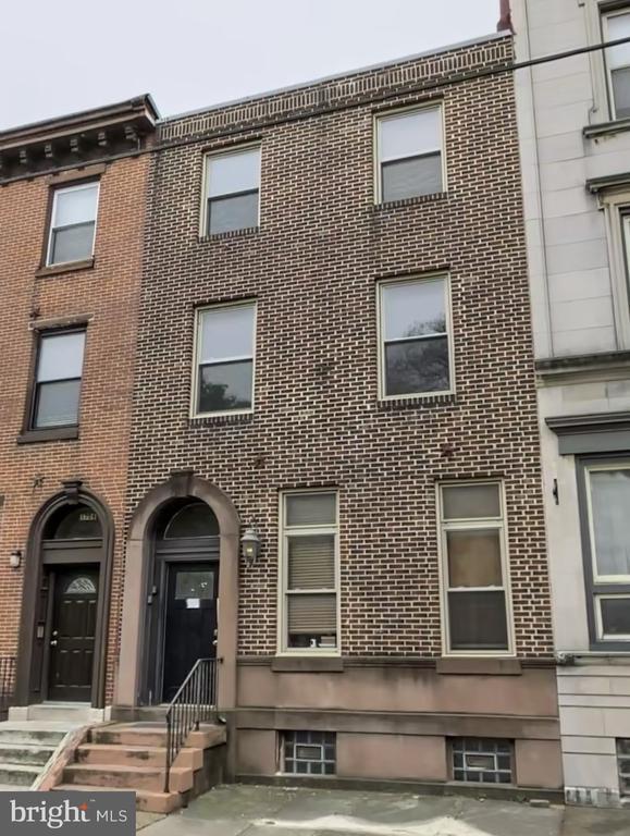 Building Photo - 1710 W Girard Ave