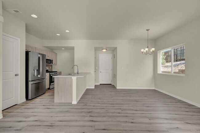 Building Photo - 6241 Felsite Grv