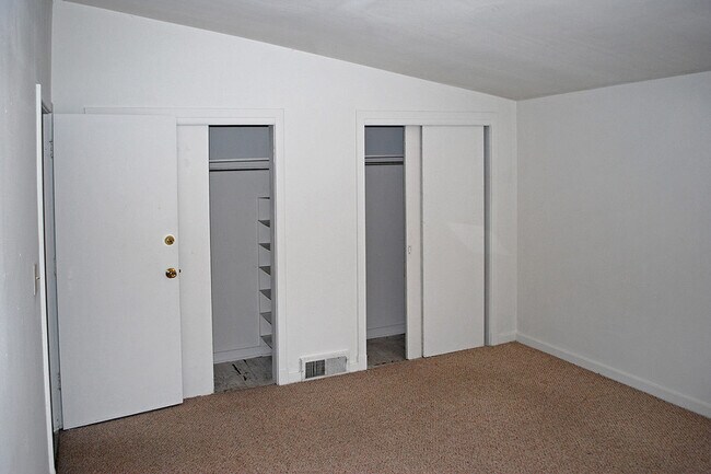 Building Photo - 1415 E Hunter Ave