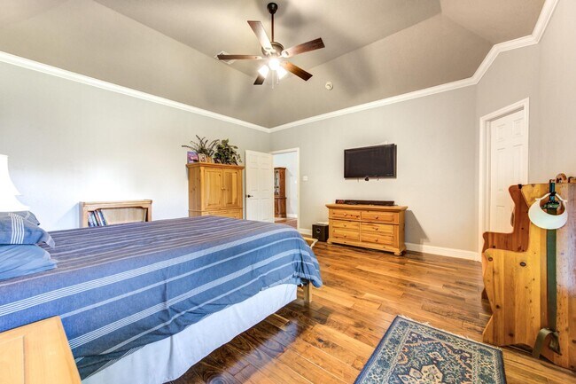 Building Photo - 1811 Emerald Green Dr