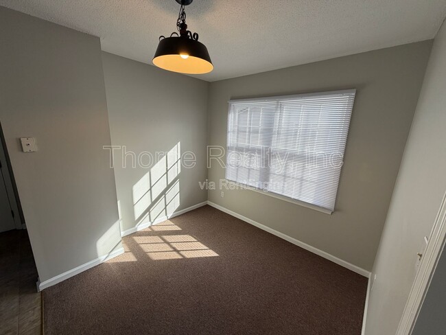 Building Photo - 2247 Sherwood Ave