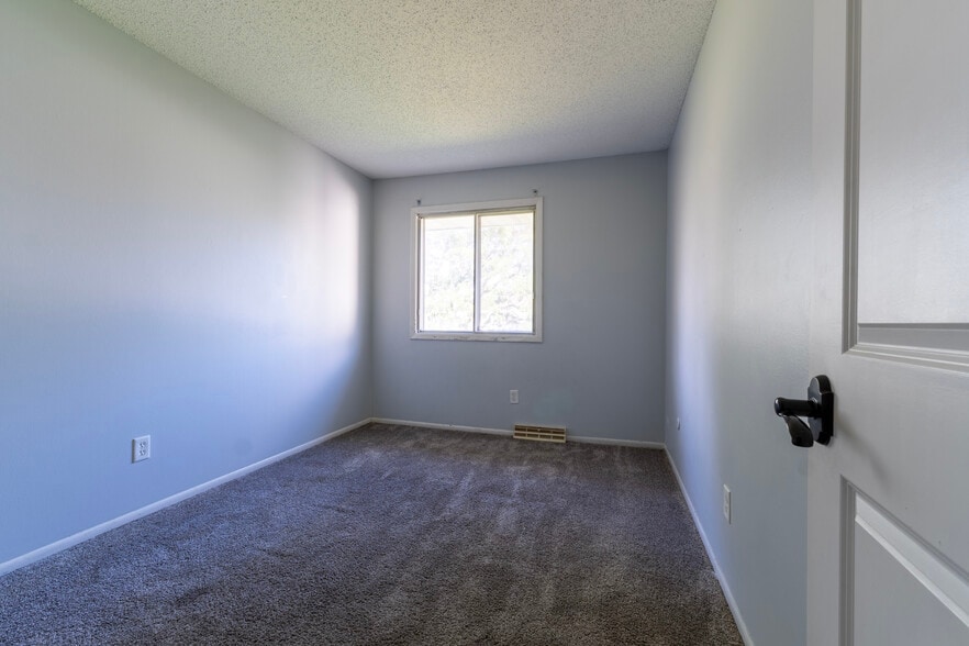 Building Photo - 2363 Dorland Ln E