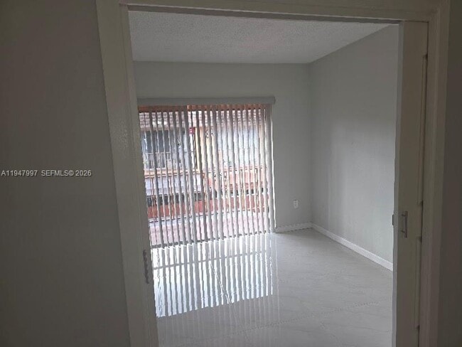 Building Photo - 810 SW 129th Pl