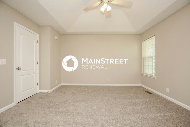 Building Photo - 2 Bedroom Pet-Friendly Home in La Vergne, TN with Main Street Renewal