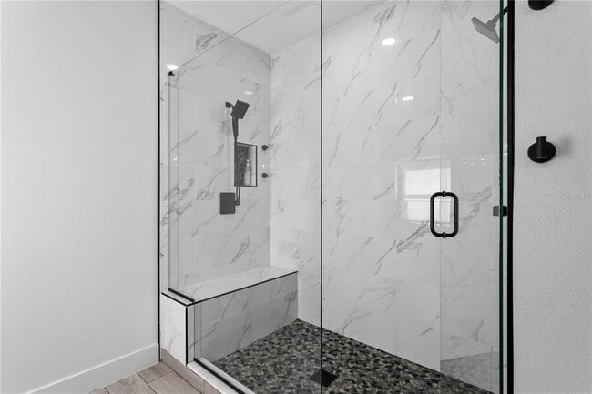 Building Photo - 2107 Branch Hill St