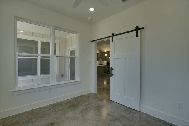 Building Photo - 106 Cardinal Wds