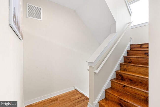 Building Photo - 2663 Amber St