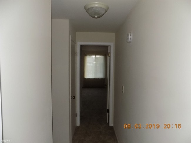 Building Photo - 2 br, 1.5 bath Condo - 1328 Woodbridge St