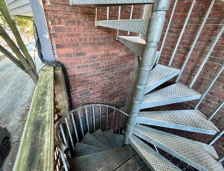 Building Photo - 48 Harvard St