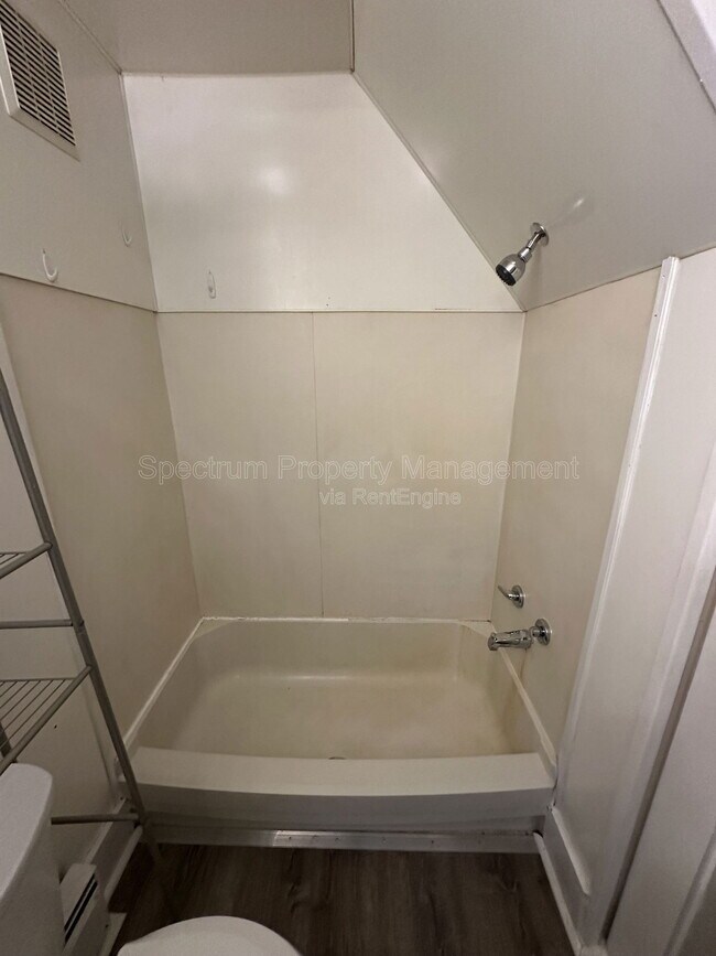 Building Photo - 73 Mt Pleasant Ave