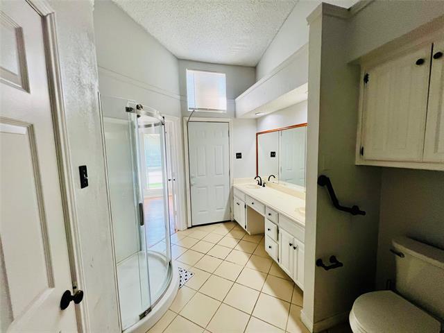 Building Photo - 300 W Stoneybrook Dr