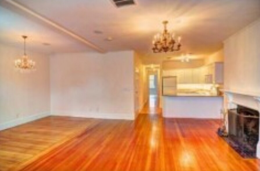 Building Photo - 238 Marlborough St