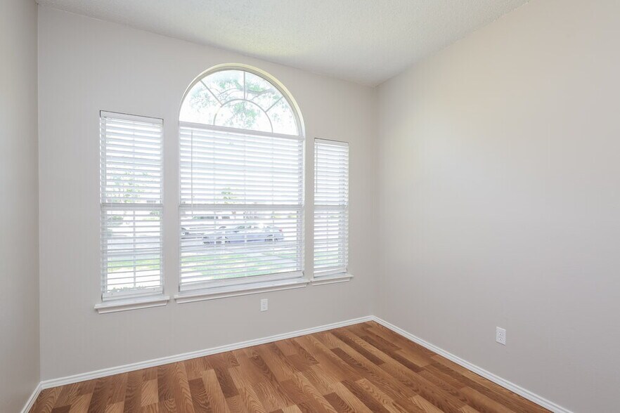 Building Photo - 808 Dawson St