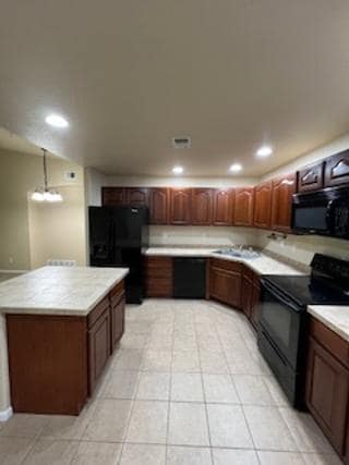 Building Photo - 1703 Whitehall Dr