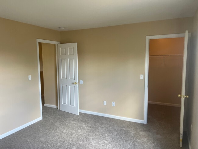 Building Photo - 8870 Sunset Breeze Dr
