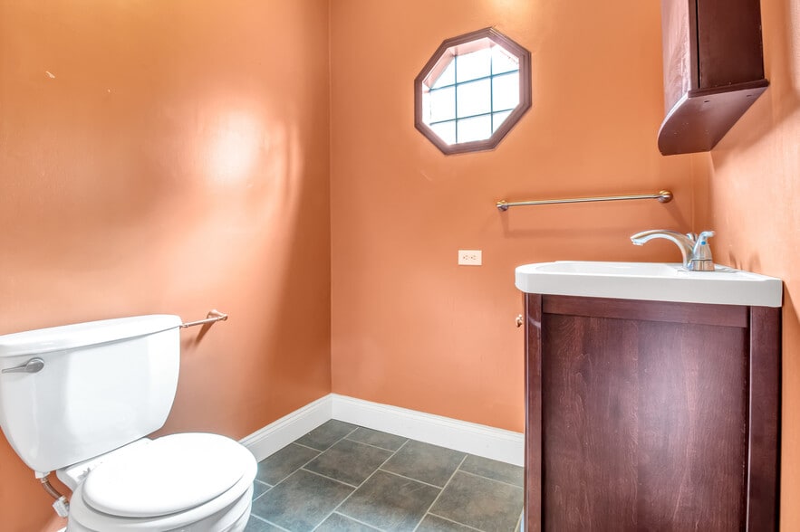 Building Photo - 67 Crescent Ave