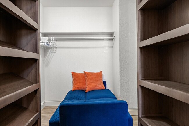 Building Photo - 4332 E Cherokee St