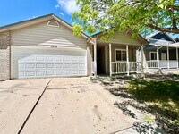 Building Photo - Beautiful Duplex with Attached Garage and ...
