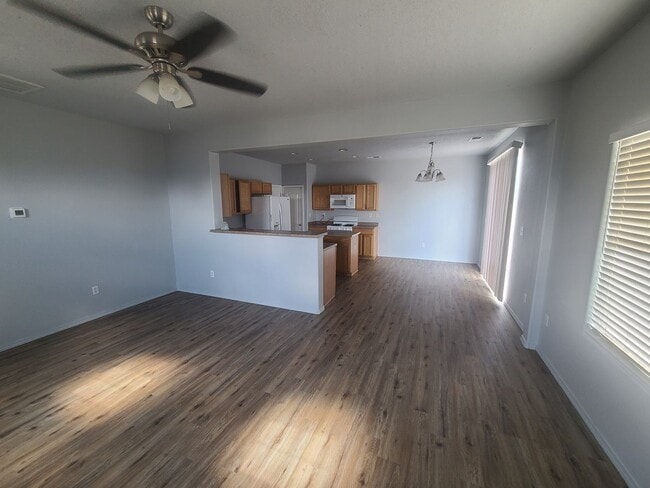Building Photo - 3BR 2.5BA Home w/ Refrigerated Air near UNM (OPEN HOUSE 7/16 4:45)