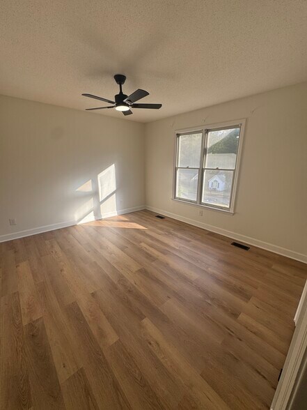 Building Photo - 1821 Swann St