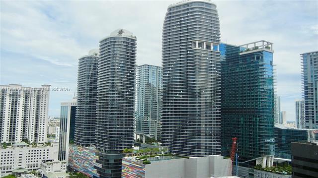 Building Photo - 951 Brickell Ave
