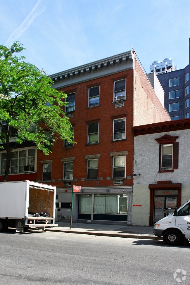 Primary Photo - Chelsea Court