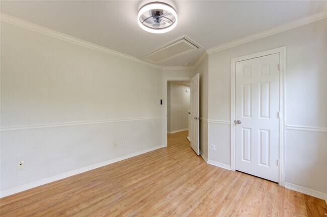 Building Photo - 12922 Yorkmont Dr