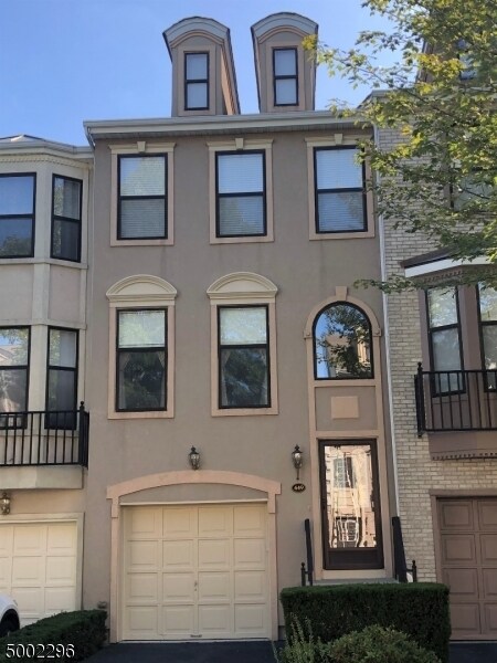 Primary Photo - 449 Hartford Dr