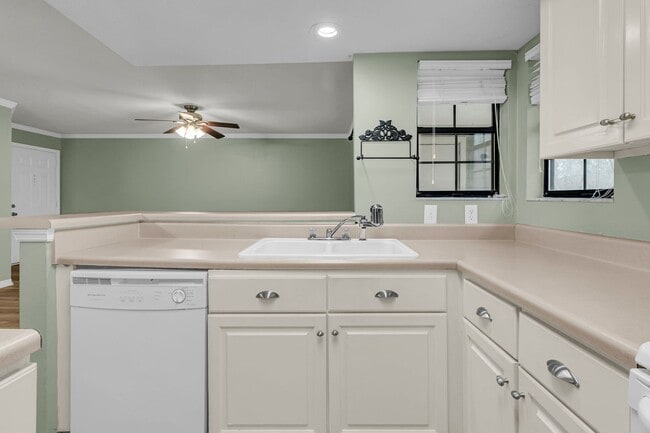 Building Photo - Charming 2BR/2BA Condo with Water Views in Sought-After Montclair – Mount Pleasant, SC