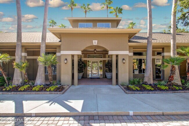 Building Photo - 9 Arbor Club Dr