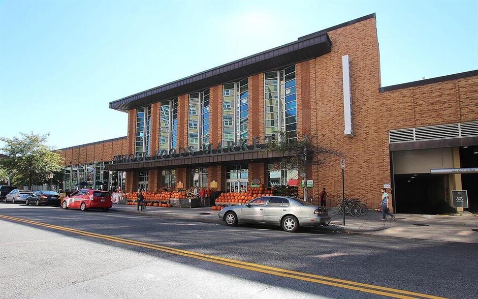 Building Photo - 1545 18th St NW