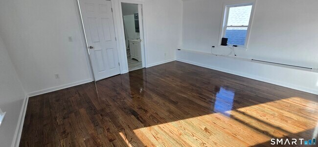 Building Photo - 99 Johnson St