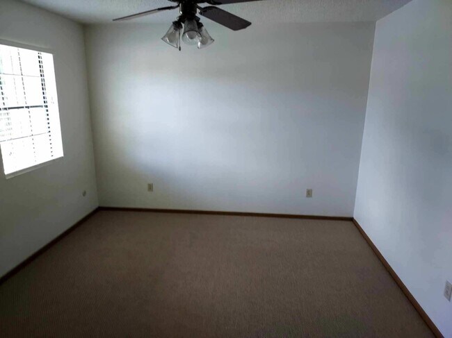 Building Photo - 6290 Bedford Dr
