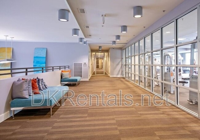 Building Photo - 711 Cosmopolitan Dr NE