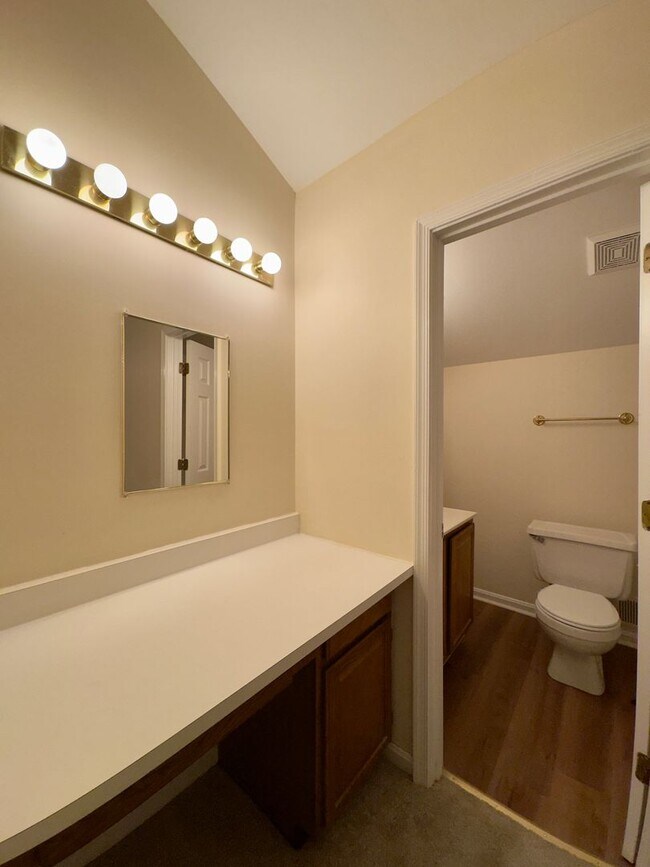 Building Photo - Charming 4 Bedroom/3.5 Bathroom Townhome in Cedarwood Estates, Pikesville, MD!
