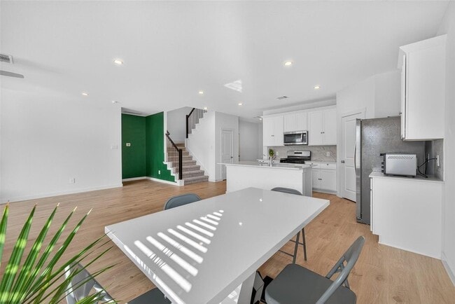 Building Photo - 30611 Castle Cove Dr