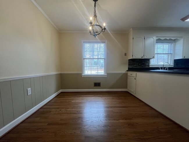 Building Photo - Beautiful Home!