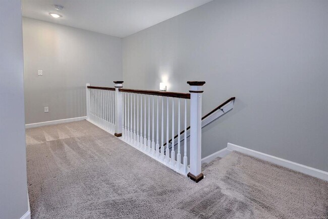 Building Photo - 107 Bicameral Ln