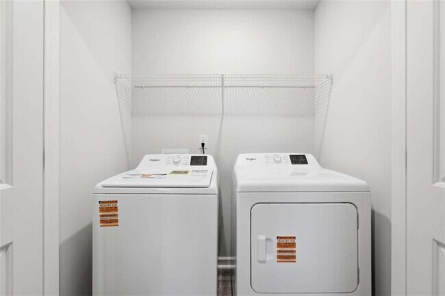 Building Photo - 5971 Skylar Dr