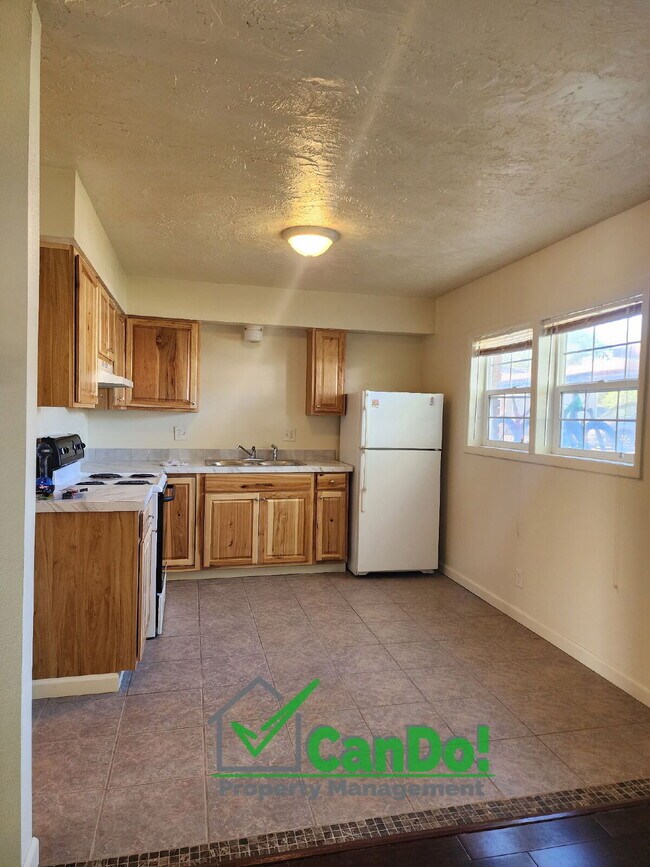 Building Photo - Newly updated 1 bedroom/1 bathroom apartme...