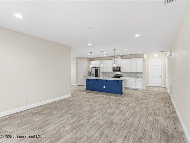 Building Photo - 7921 Mocan Ct