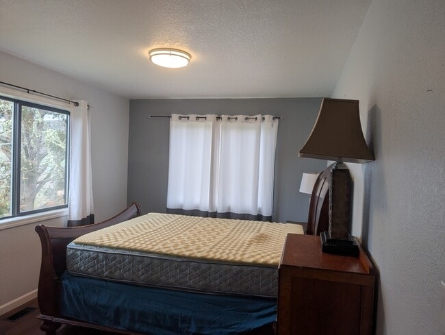 Building Photo - 539 Hatfield Dr