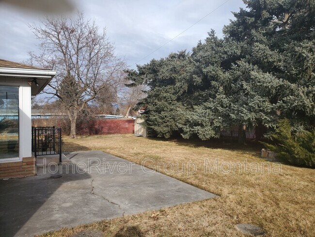 Building Photo - 1808 27th Ave