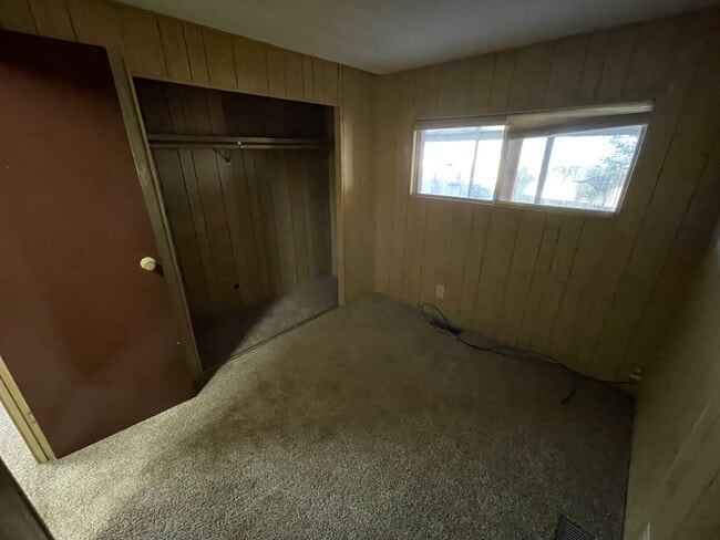 Building Photo - 2 Bedroom one bath Manufactured home on Cul De Sac